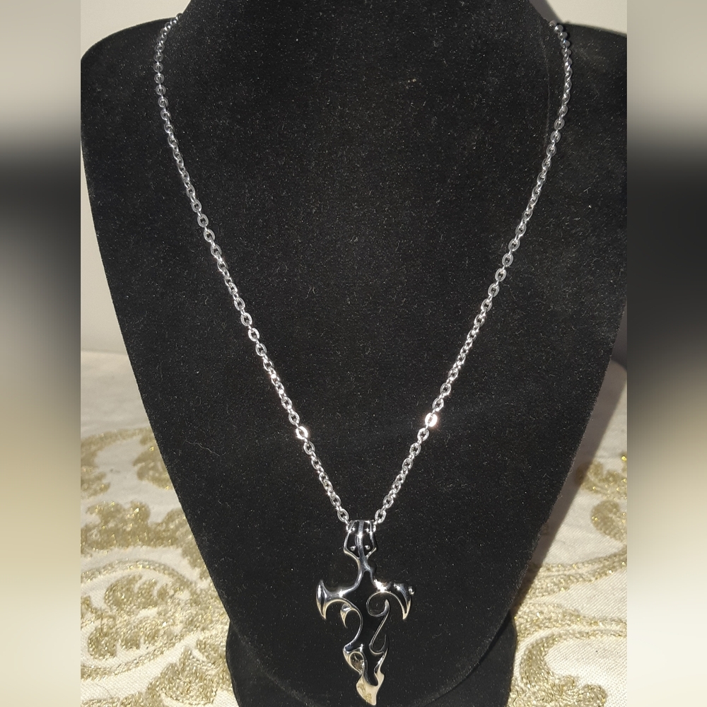 Men's Silver Dagger Gothic Heavy Metal Cross Pendant Necklace NWOT